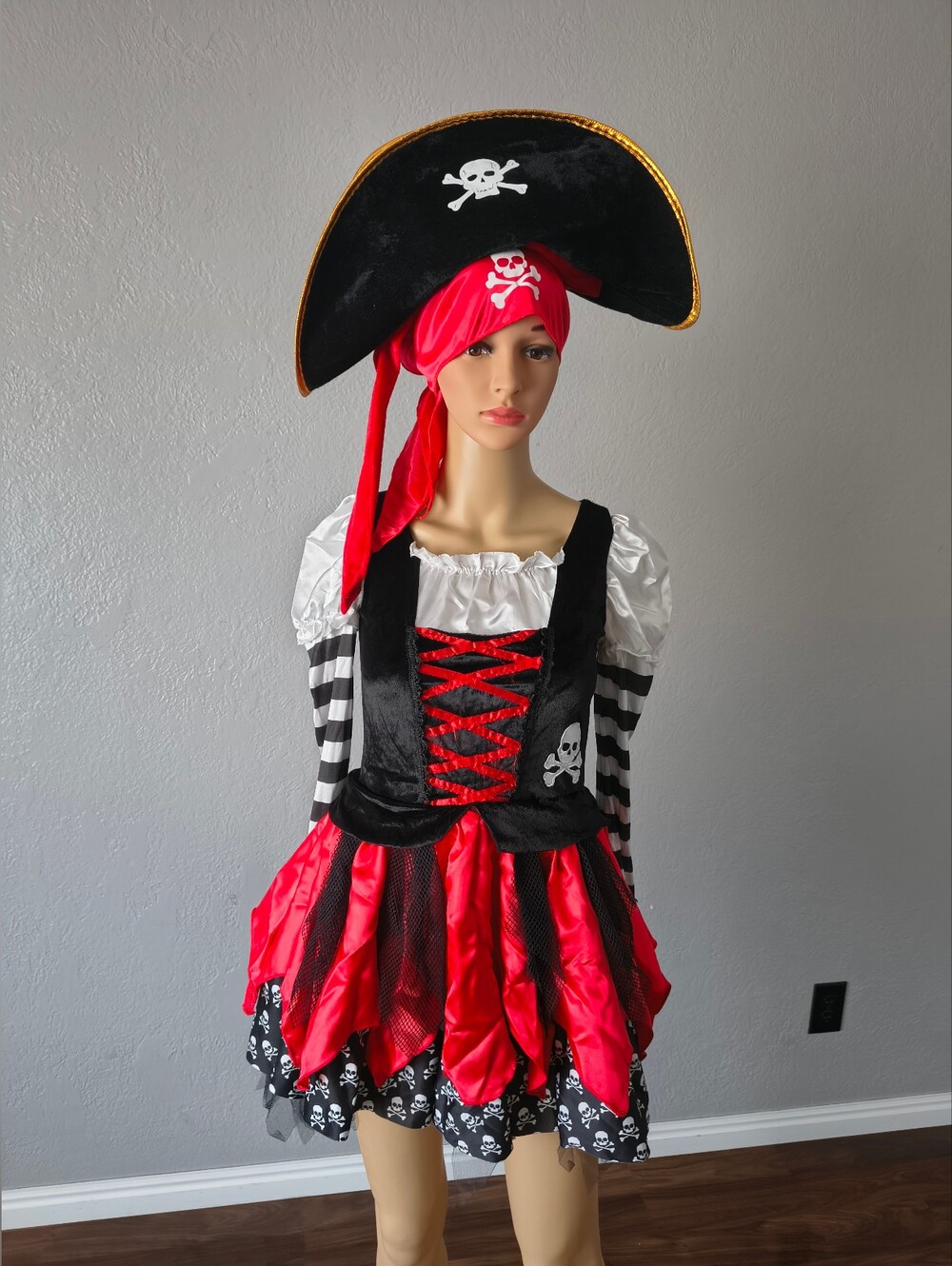 Girls Pirate Costume Dress Hat Set Size 12-14 Large Halloween Swashbuckler. - Picture 2 of 10